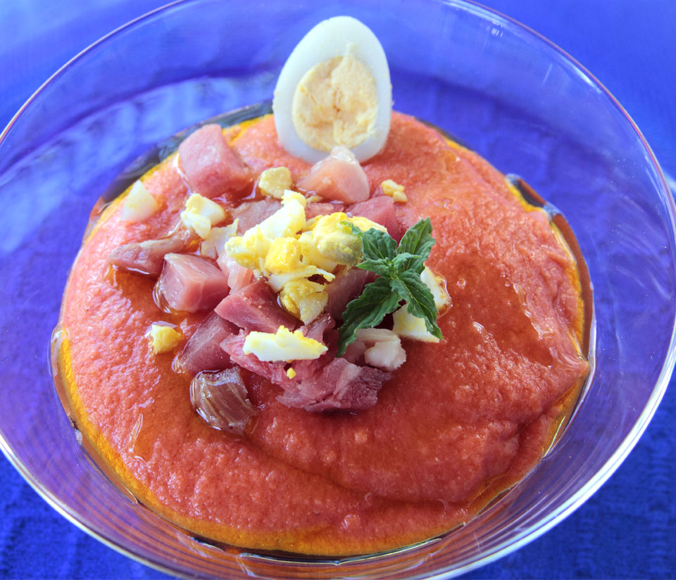 Receta de salmorejo cordobés con aceite de oliva virgen extra